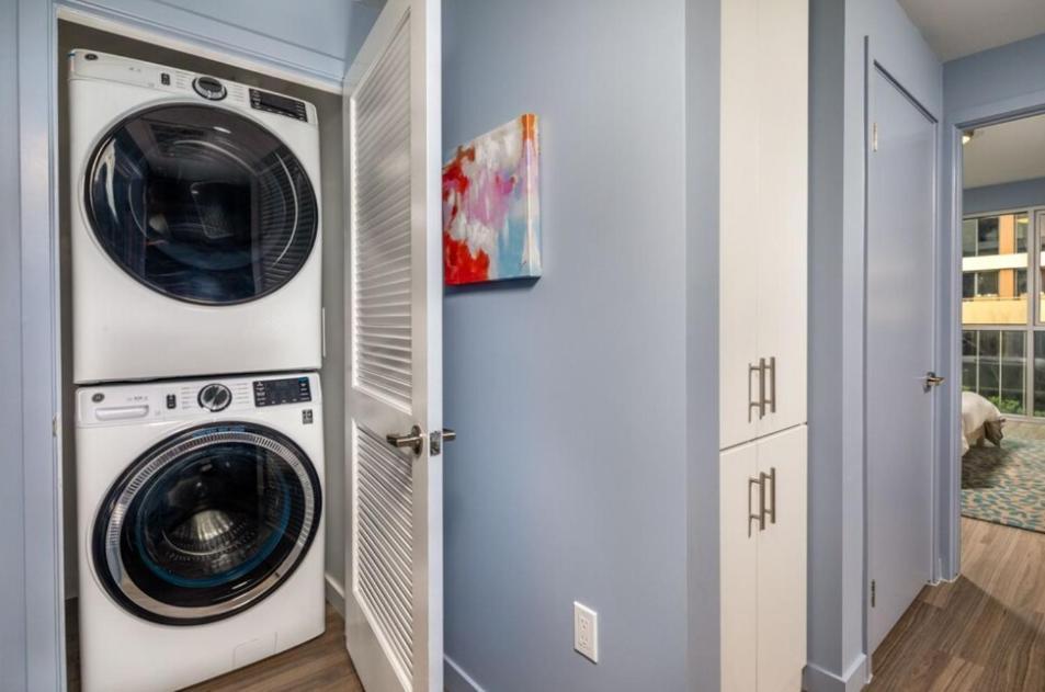 Urban Oasis 2 Bed In Dtla With Free Parking Apartment
